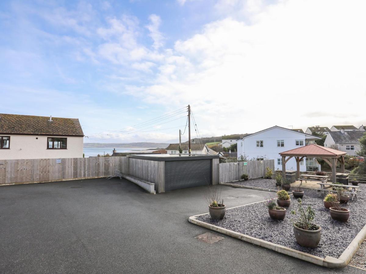 Puffin Pad Villa Benllech Exteriör bild