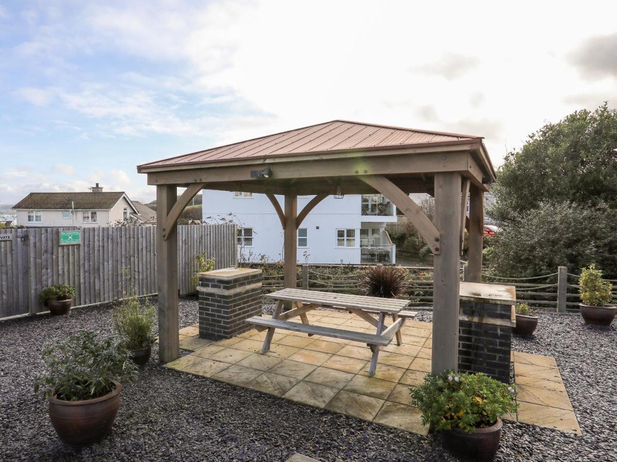 Puffin Pad Villa Benllech Exteriör bild